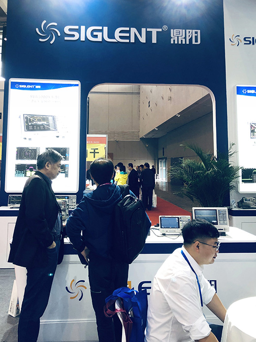 鼎阳科技携产品及出色的“云实验室”理念出展第54届中国高等教育博览会